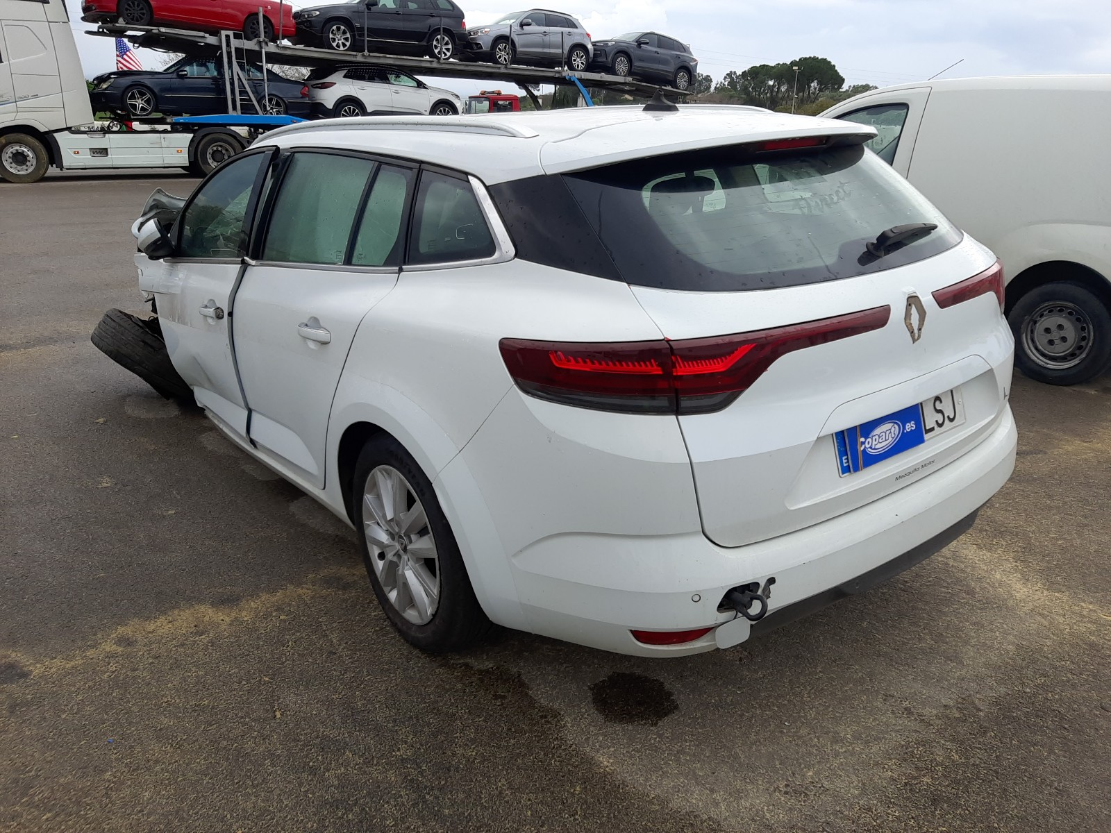 Renault Megane IV Sport Tourer 2021. Lot# 50471424. VIN VF1RFB00467732549. Photo 1