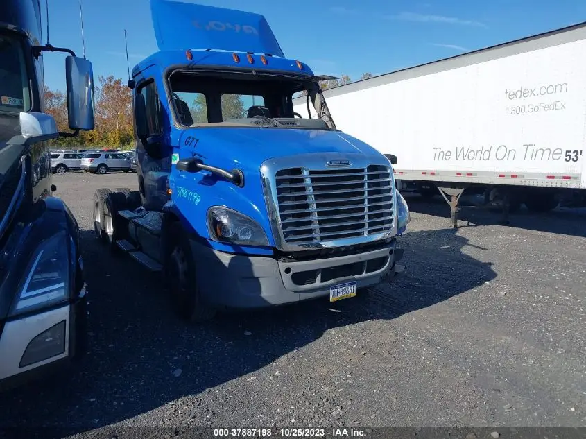 FREIGHTLINER OTHER 2016. Lot# 37887198. VIN 1FUJGBDV1GLHE7849. Photo 1
