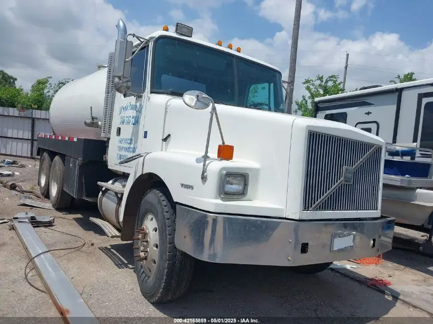 VOLVO WG 1996. Lot# 42165859. VIN 4V4JDBPF3TR850384. Photo 1