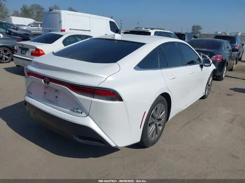 TOYOTA MIRAI 2023 WHITE Photo 11