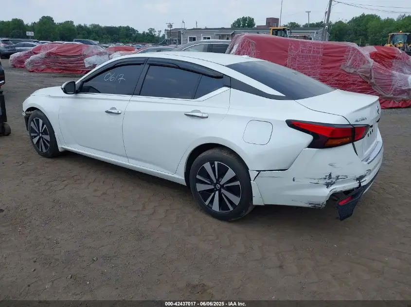 NISSAN ALTIMA 2022 WHITE Photo 12