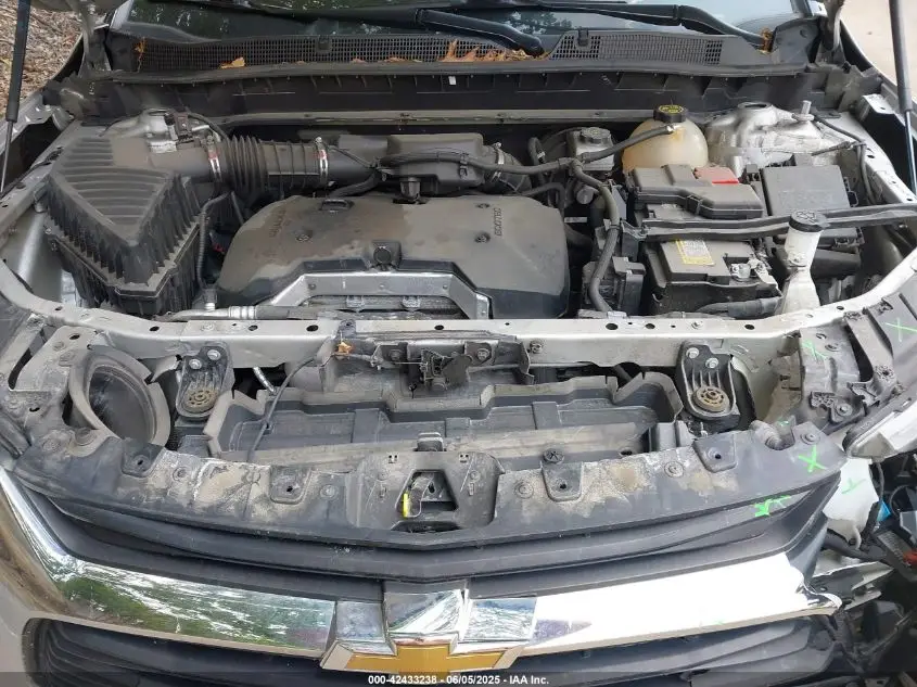 CHEVROLET BLAZER 2021 SILVER Photo 2