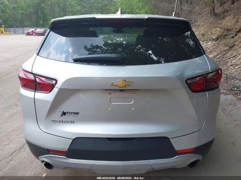 CHEVROLET BLAZER 2021 SILVER Photo 8