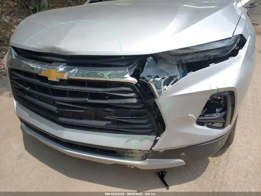 CHEVROLET BLAZER 2021 SILVER Photo 9