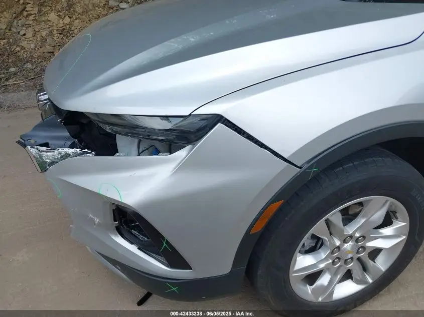 CHEVROLET BLAZER 2021 SILVER Photo 11