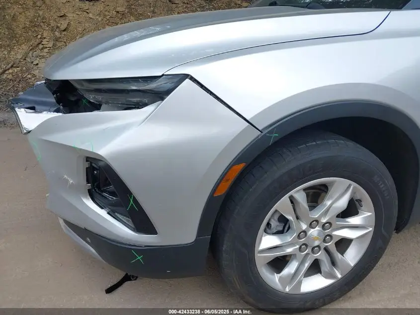 CHEVROLET BLAZER 2021 SILVER Photo 13