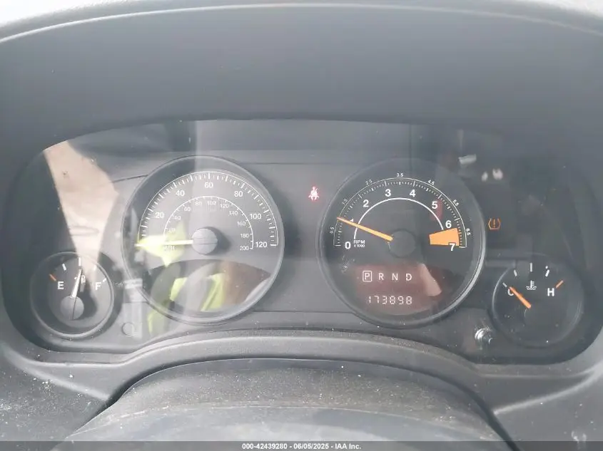 JEEP COMPASS 2016 GRAY Photo 9