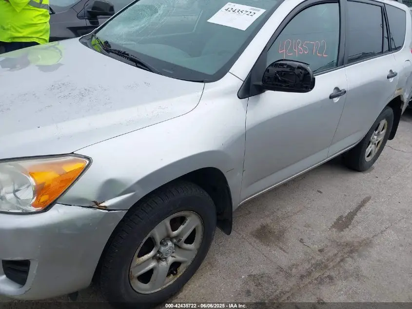 TOYOTA RAV4 2010 SILVER Photo 9