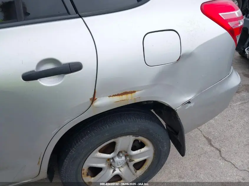 TOYOTA RAV4 2010 SILVER Photo 10