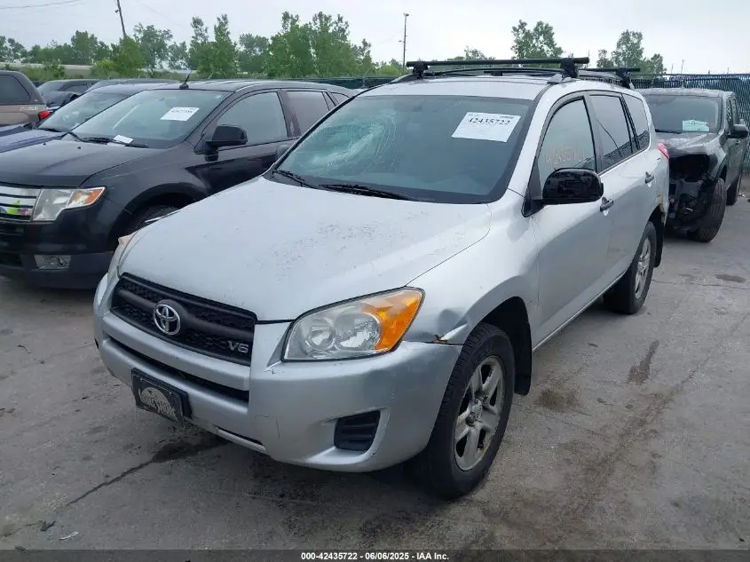 TOYOTA RAV4 2010 SILVER Photo 11