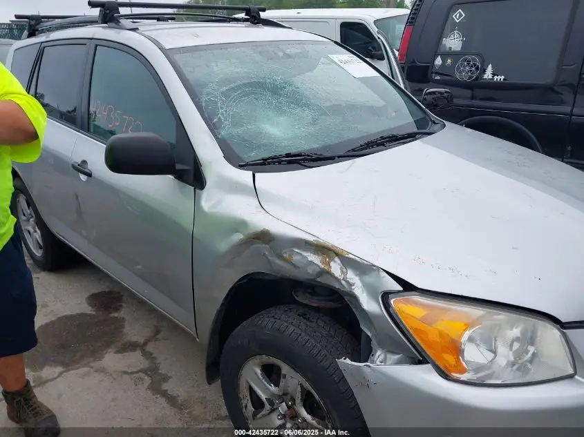 TOYOTA RAV4 2010 SILVER Photo 15