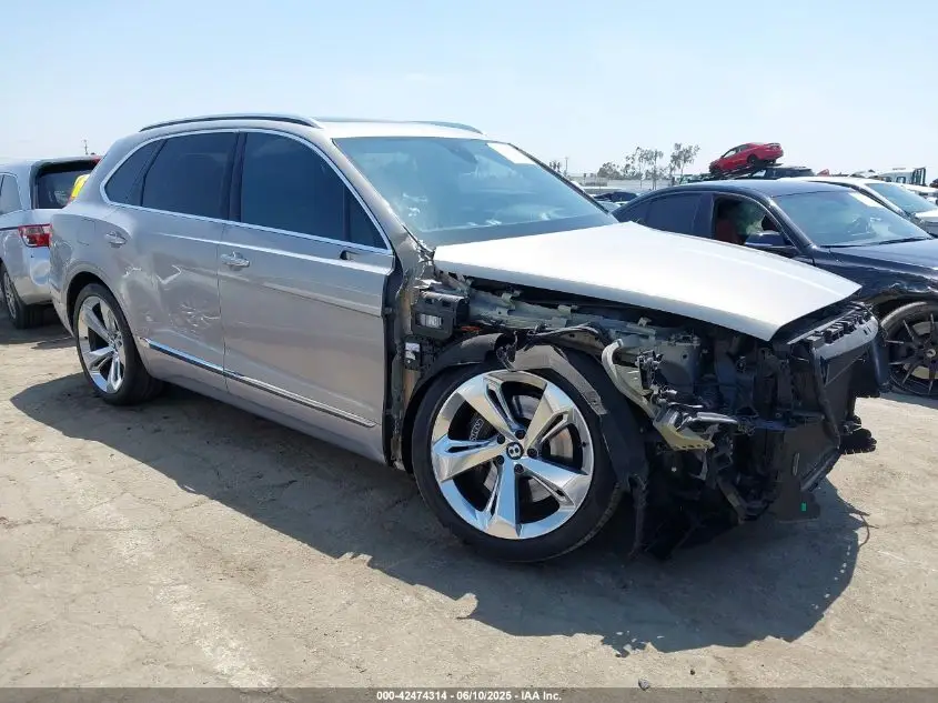 BENTLEY BENTAYGA 2017. Lot# 42474314. VIN SJAAC2ZV7HC015855. Photo 1