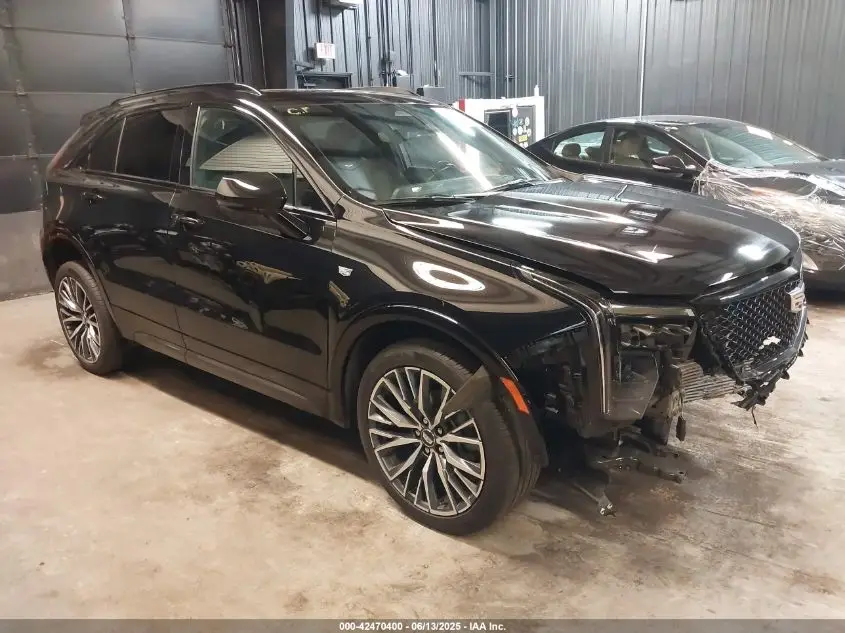 CADILLAC XT4 2024. Lot# 42470400. VIN 1GYFZFR40RF130034. Photo 1