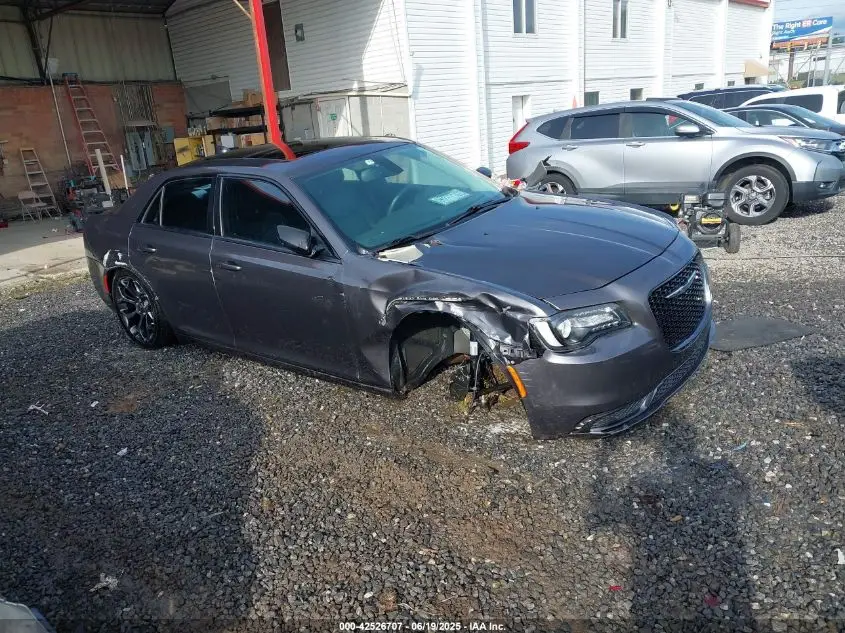 CHRYSLER 300 2017. Lot# 42526707. VIN 2C3CCAAG7HH647514. Photo 1