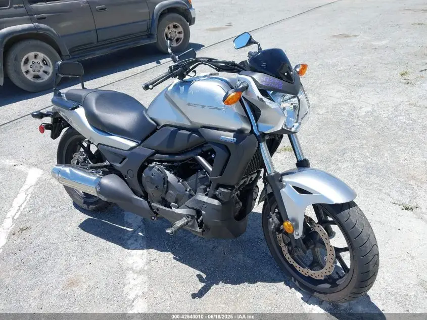 HONDA CTX700 2016. Lot# 42540010. VIN JH2RC6816GK200028. Photo 1