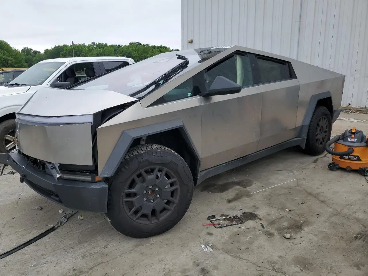 TESLA CYBERTRUCK 2024. Lot# 61202075. VIN 7G2CEHED1RA008495. Photo 1