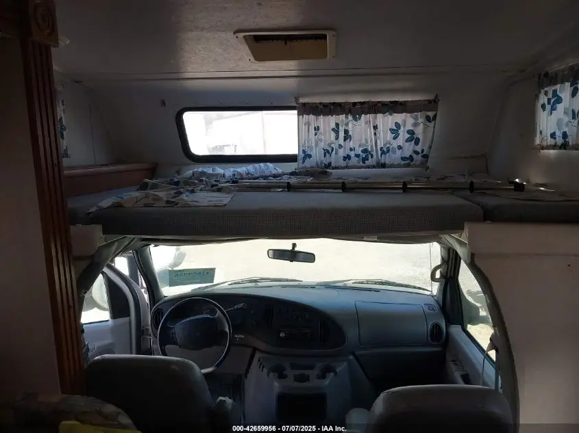 OTHER OTHER 2002 WHITE Photo 6