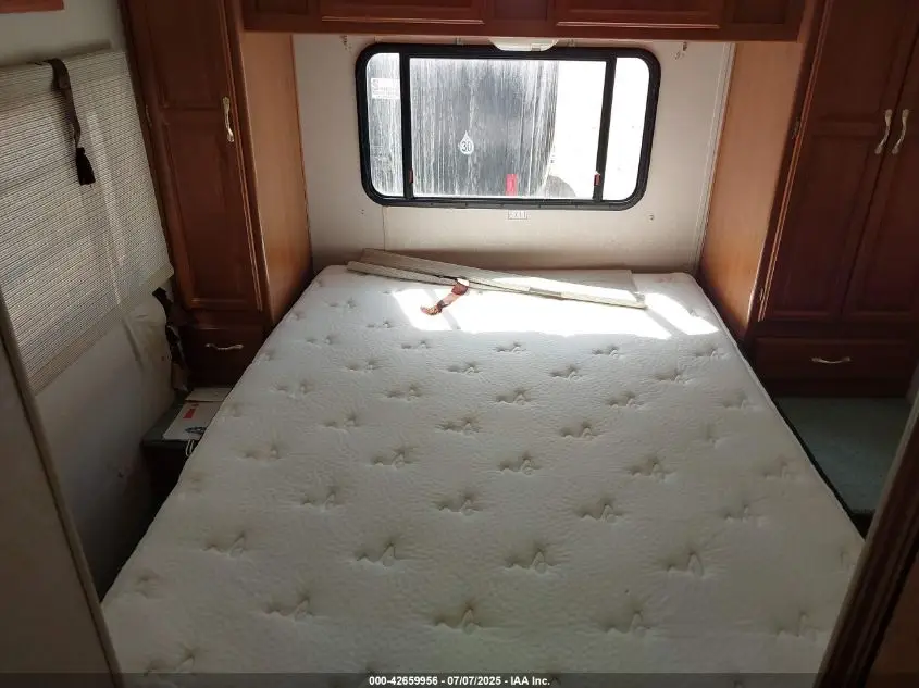 OTHER OTHER 2002 WHITE Photo 7