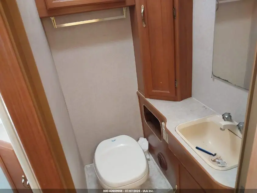 OTHER OTHER 2002 WHITE Photo 8