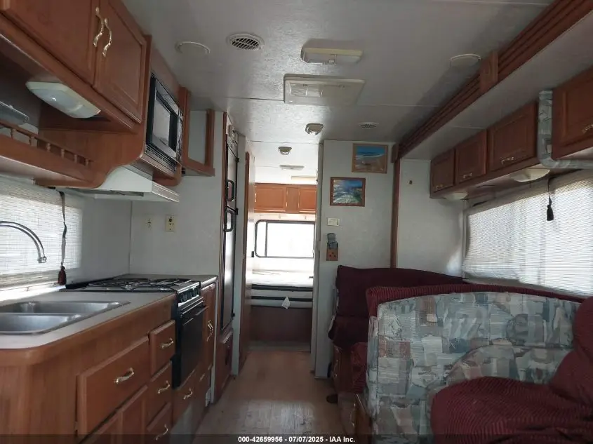 OTHER OTHER 2002 WHITE Photo 18