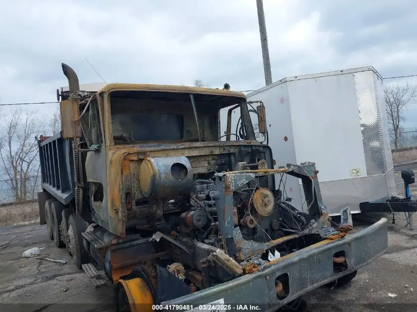 VOLVO CONVENTIONAL 1997. Lot# 41790481. VIN 4VHJCAME8VR856885. Photo 1