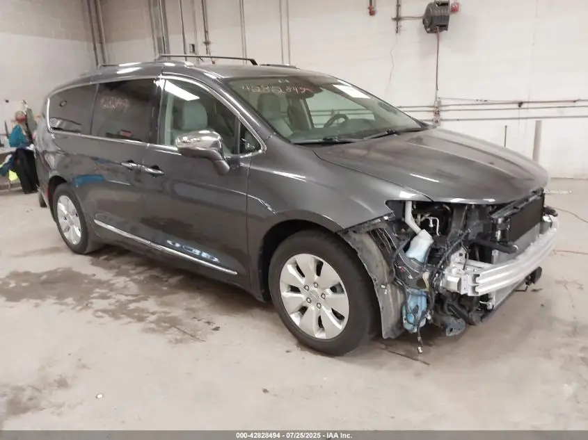 CHRYSLER PACIFICA HYBRID 2018. Lot# 42828494. VIN 2C4RC1N72JR130895. Photo 1