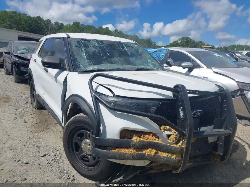 FORD POLICE INTERCEPTOR 2021. Lot# 42798820. VIN 1FM5K8AB1MGB46690. Photo 1