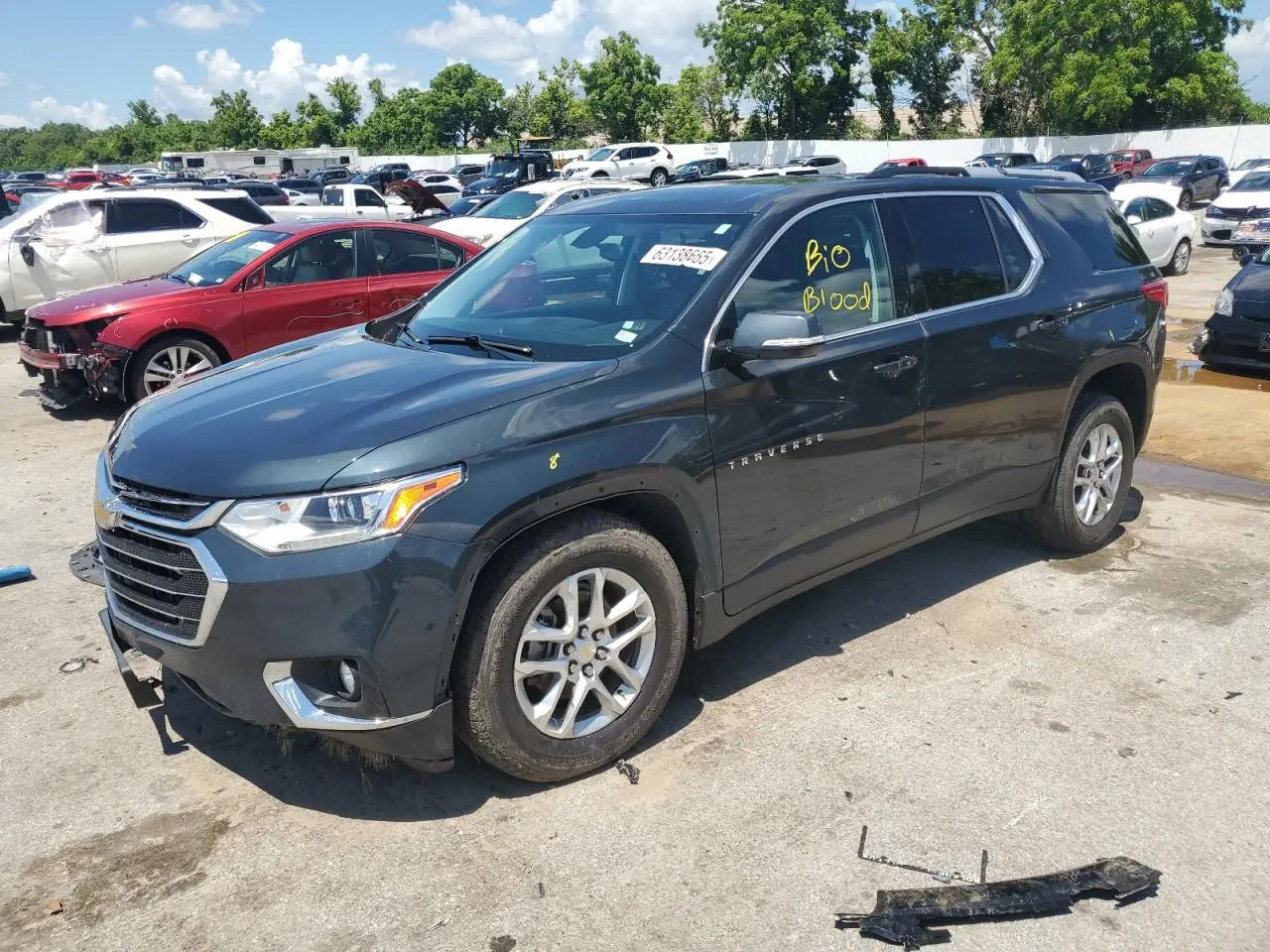CHEVROLET TRAVERSE 2018. Lot# 63138665. VIN 1GNEVGKW1JJ164362. Photo 1